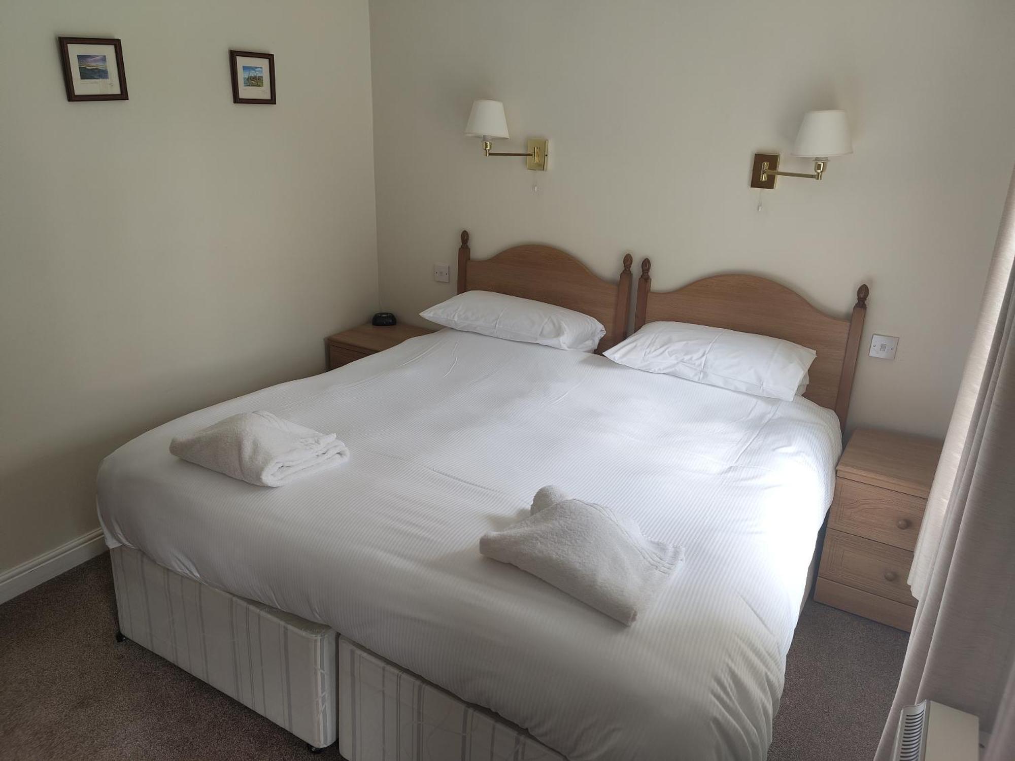 Sutton Hall Resort Тірск Номер фото