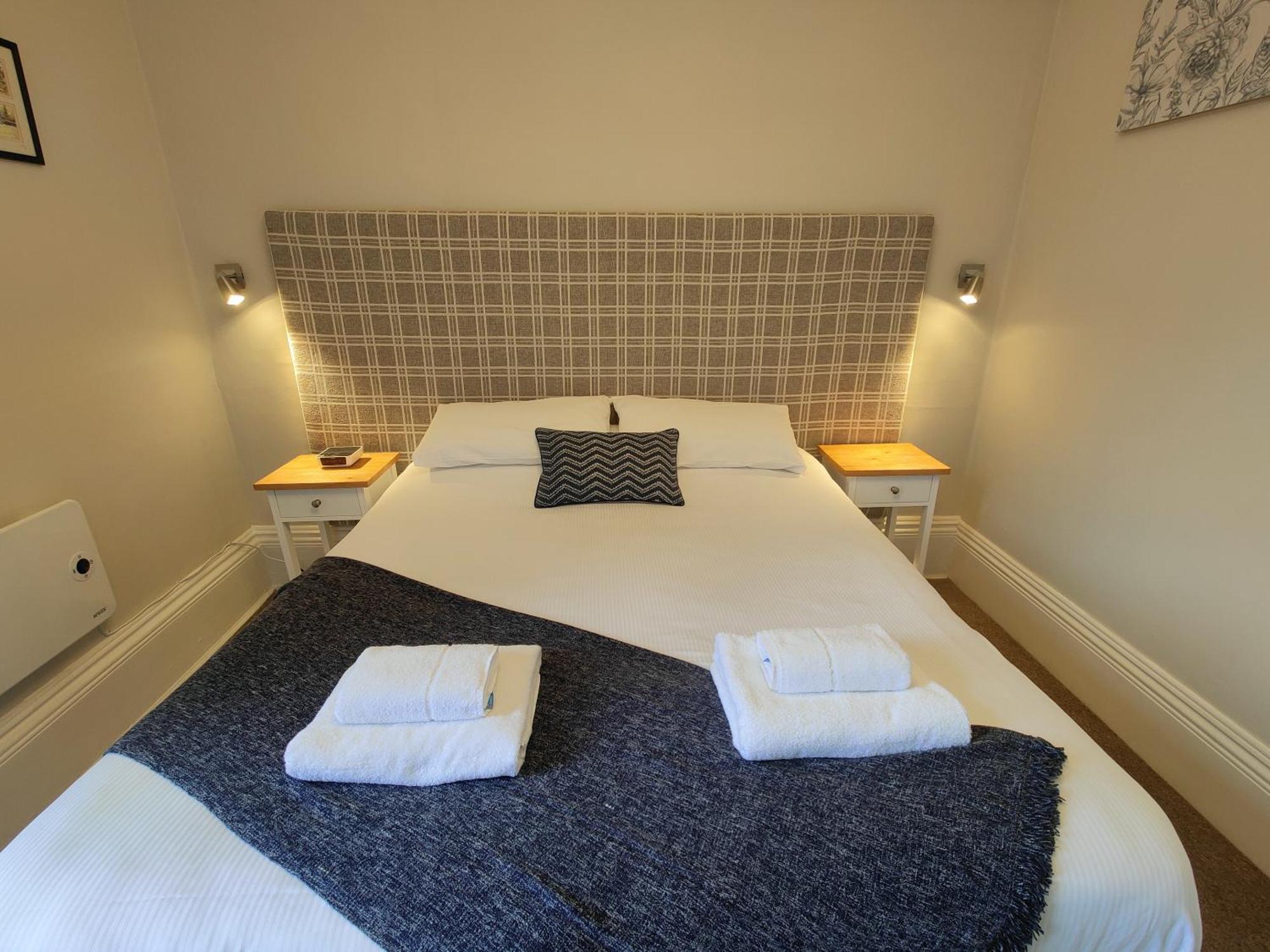 Sutton Hall Resort Тірск Номер фото