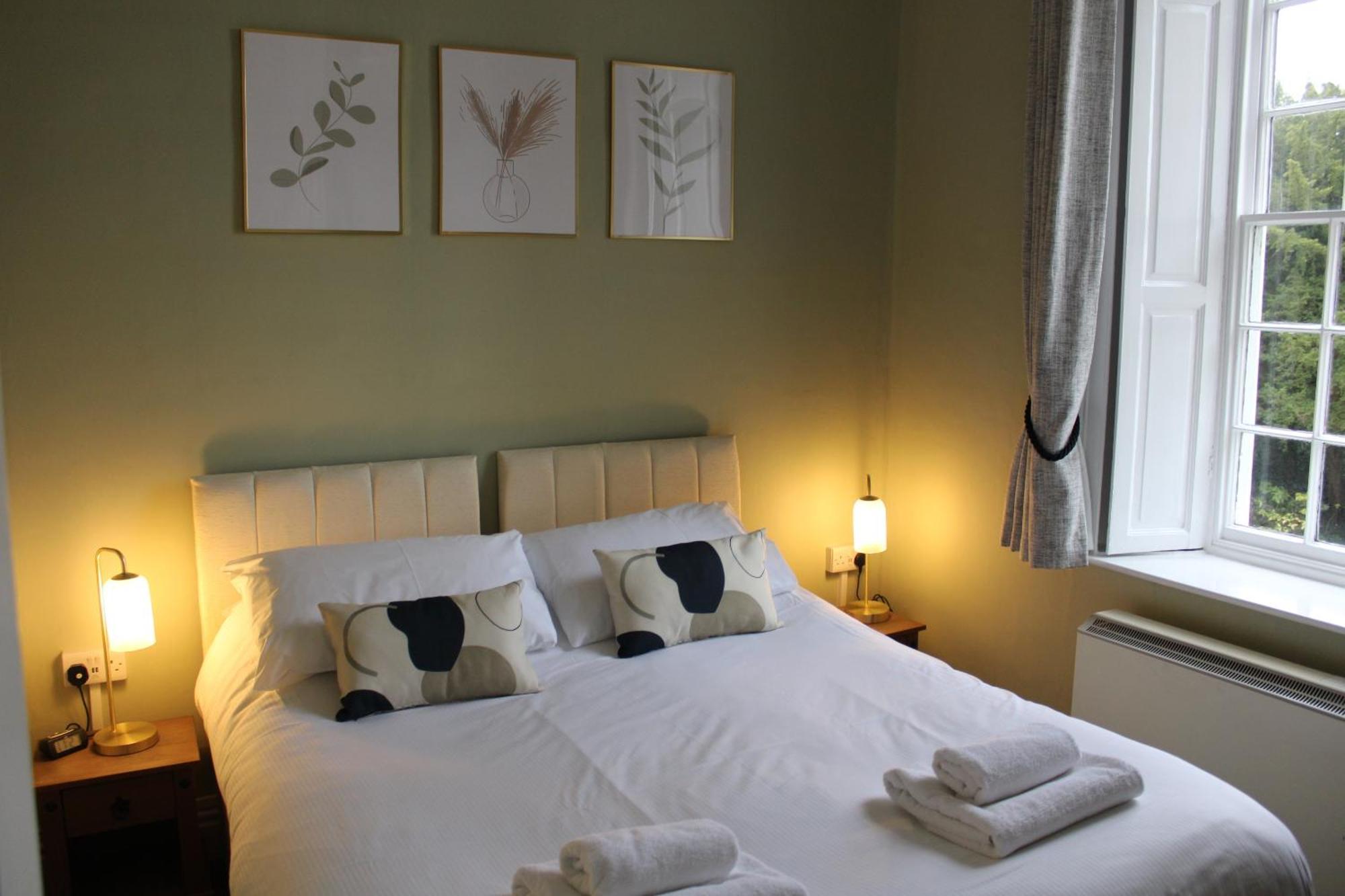 Sutton Hall Resort Тірск Номер фото